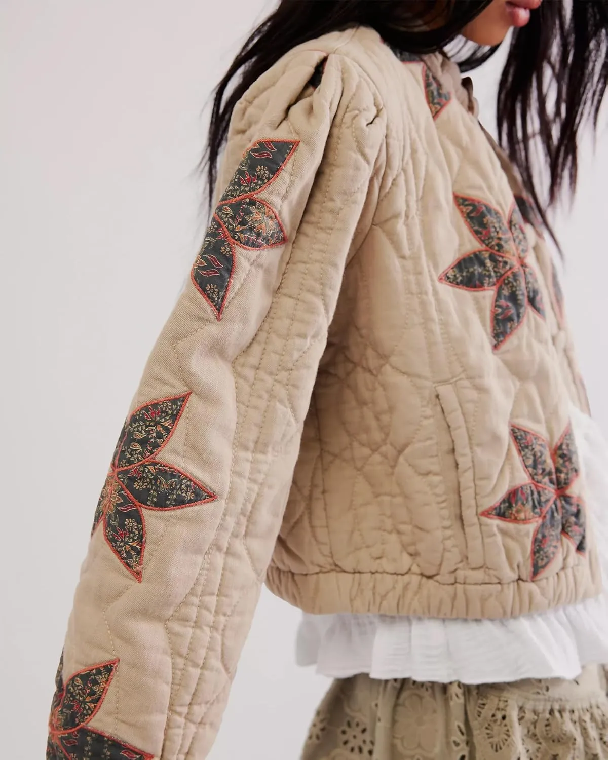 Gacaky Women's Lightweight Floral Embroidered Cropped Quilted Jacket Winter Warm Button Down Puffer Jacket Coat with Pockets