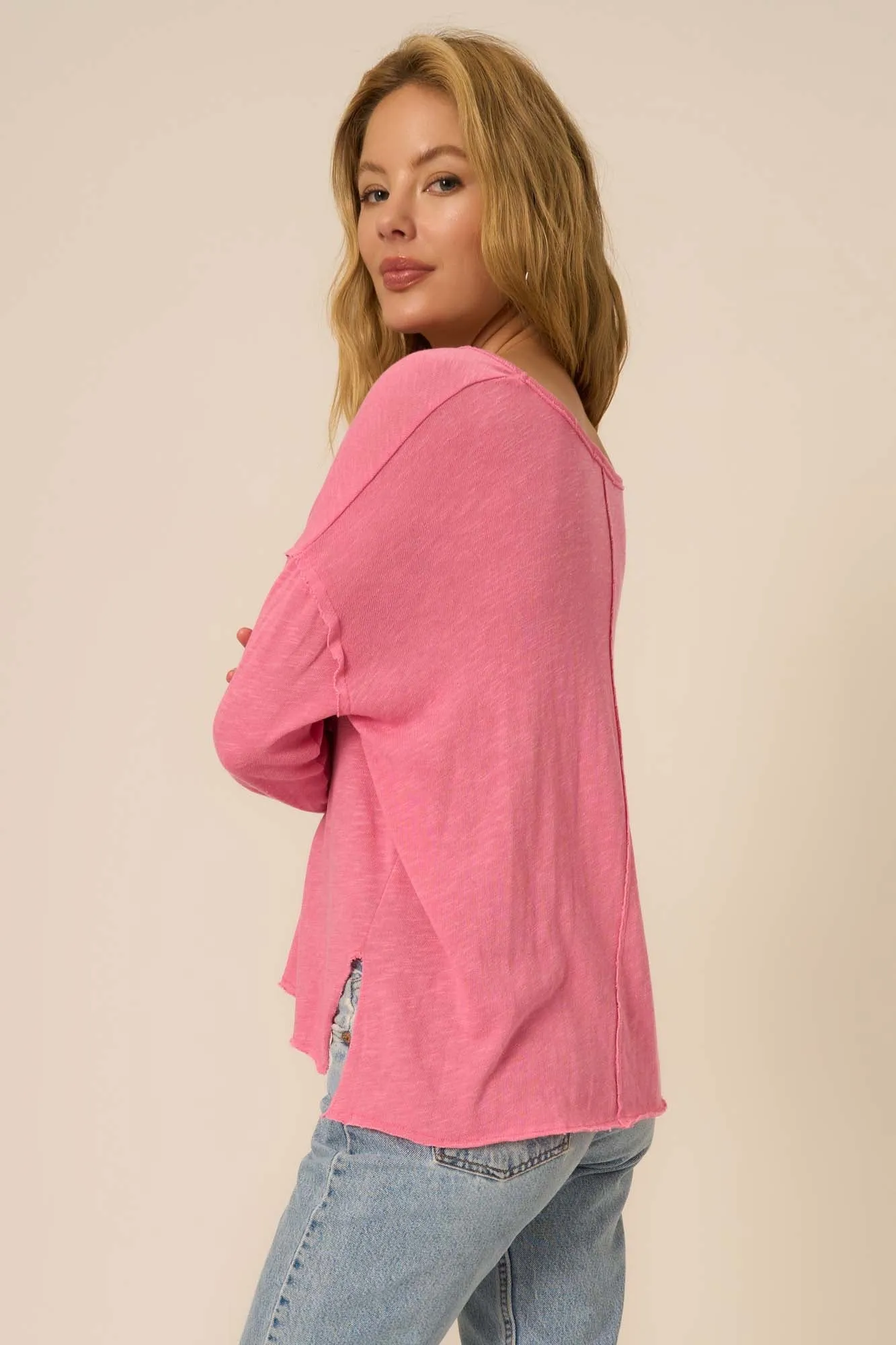 Mae Textured Relaxed V-Neck Long Sleeve - Camellia Pink
